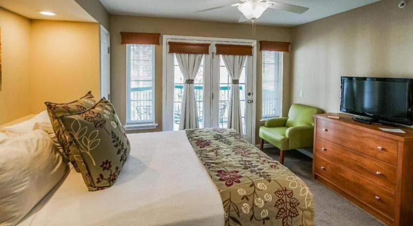 Surrey'S Carriage Place Resort Branson Exterior photo